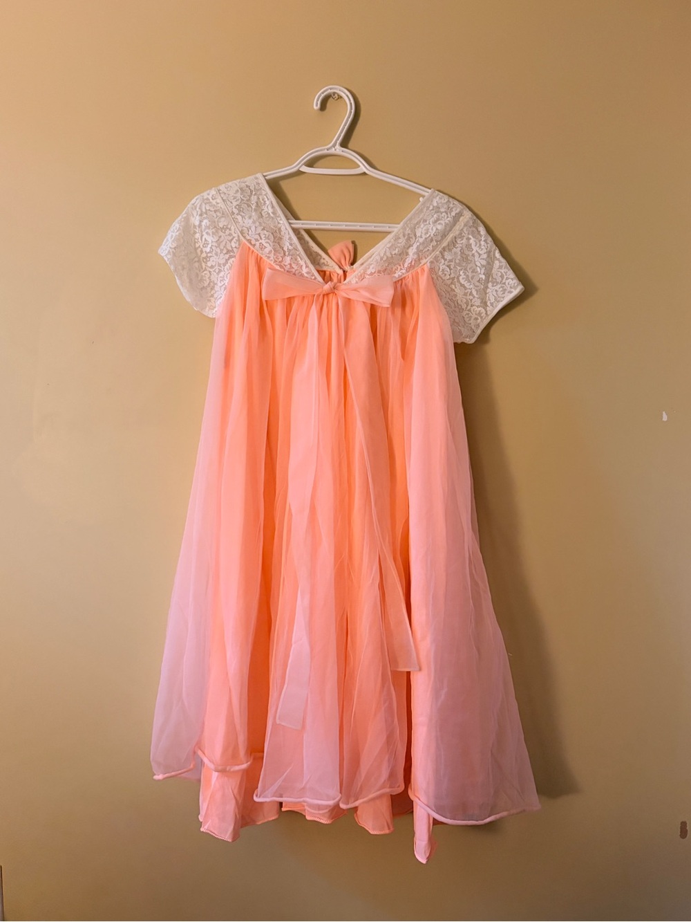Vintage D’allairds Peach/Pink Babydoll Nightgown Lingerie with Lace Sleeves